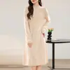 Gola Alta Meia 2026 Outono e Inverno Novo Estilo Design Vazado em Forma de V Vestido Tricô 100% Lã Pura Feminino, Moderno e Emagrecedor