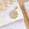 Colgante de collar con girasol y trébol, microincrustaciones de circonita, para mujer, accesorios de diseño de lujo discreto de nicho, venta al por mayor