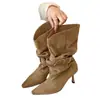 Botines de tobillo de tacón de aguja de punta fina de moda retro 2026 cuero gamuzado hebilla botas cortas adelgazantes otoño e invierno nuevas botas de moda