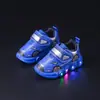 Al por mayor Zapatillas Luminosas Nuevas de Dibujos Animados para Niños Primavera y Verano para Niños Pequeños y Medianos Zapatillas Luminosas con Velcro Zapatos Casuales