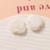 Libro Caperucita Roja Mismo Estilo Niebla Mareada Rosa de Tres Pétalos Accesorios de Resina DIY Pendientes Colgante Material para Carcasa de Teléfono Móvil Venta al por Mayor