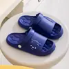 Novas Sandálias Infantis Qidashun, Chinelos de Verão Fofos de Uso Duplo para Casa, Tamanho 30-35 para Calçados Infantis, Atacado