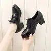 Zapatos de corte bajo para mujer para madres, nueva moda otoño 2026 versátiles de tacón alto de bloque punta fina tacón medio zapatos profesionales de piel