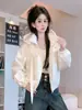 Chamarra cortavientos con capucha, nuevo estilo 2026, chaqueta de trabajo casual de primavera/verano de corte holgado, gabardina corta para figuras petite