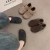 Zapatos planos cómodos de invierno Birkenstock con forro de felpa, nuevo estilo otoño/invierno 2026, slip-on, cálidos, mullidos, de algodón para mujer, adecuados para usar al aire libre