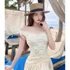 Vestido largo de malla con encaje insertado, vestido de cumpleaños ultra etéreo e impresionante, vestido strapless de hombros descubiertos plisado para vacaciones en la playa