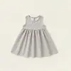 Vestido de Verão Floral para Meninas Pintura Fresca a Tinta Flores Pequenas Sem Mangas Gola Redonda Saia Evasê Estilo Pastoral para Bebê Vestido Princesa