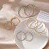 Pendientes circulares exagerados para mujer, estilo básico simple, pendientes versátiles, de gran tamaño, nicho, lujo ligero, pendientes de alta gama.