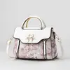 Bolsas para Mulheres 2025 Outono e Inverno Novas Bolsas de Mão Tendência Pingentes de Lenço de Seda Bolsas de Ombro de Grande Capacidade Dropshipping