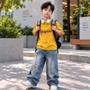 Conjunto de Verano Nuevo y Elegante para Niños de Manga Corta, Diseño de Nicho Moderno y Fresco, Camiseta Estampada con Letras y Pantalones de Mezclilla, Conjunto de Dos Piezas