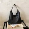 Nova bolsa tote trançada transfronteiriça moderna para o dia a dia com design nicho simples, bolsa de ombro, bolsa de ombro de grande capacidade