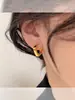 Pendientes de Aro Dorados Cuadrados para Mujer Otoño e Invierno Exquisito Temperamento Combinan con Todo Hebilla de Oreja Aro de Oreja Lujo Ligero Gama Alta Pendientes Geométricos