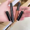 Pincel de Labios con Pelo de Cola de Lobo Amarillo y Cabeza Redonda para Brillo de Labios y Difuminado de Labios, Pincel de Labios Profesional con Tapa, Portátil y de Doble Uso para Corrector