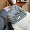 Gorro de Lana Tejido Azul para Mujer Otoño e Invierno 2025 Circunferencia de Cabeza Grande Gorro Versátil que Muestra la Cara Pequeño Cálido Gorro Protector para Orejas