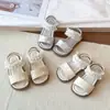 Sandálias Infantis 2026 Novidades de Verão Sapatos de Praia com Solado Macio para Crianças Sandálias de Renda Abertas para Meninas Sapatos Casuais