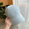 Gorra de béisbol bordada con letra simple estilo coreano para mujer, versátil para primavera y verano, nuevo estilo callejero que hace que la cara se vea más pequeña, gorra de sol para estudiantes