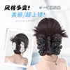 Pinza para el pelo de coleta baja con lunares blancos y negros, peluca con un estilo relajado, peinado recogido natural y voluminoso