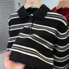 Suéter de Tricô com Gola Listrada Color Block para Homens, Versátil Tendência Novo Estilo, Design Casual Moda Preguiçosa com Botões, Mangas Longas