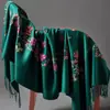 Otoño e Invierno Yunnan Lijiang Engrosado Cálido Bordado Estilo Étnico Cachemir Oversized Negro Borla Chal Mujer