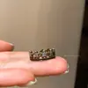 Anillo de flor de mariposa para mujer, estilo retro, personalizado, diseño de nicho, anillo de dedo con sentido avanzado, otoño e invierno, anillo de gran valor y belleza.