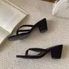 Chanclas de tacón alto de estilo francés de moda para mujer, nuevo modelo de verano 2026, sandalias de dedo con tira fina