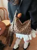 Nueva Moda Estilo Coreano Gran Capacidad Casual Otoño/Invierno 2026 Gamuza Retro Personalidad Viaje al Trabajo Bolso Grande de Hombro Cruzado
