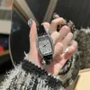 Reloj de Mujer Pequeño con Esfera Completa de Diamantes en Forma de Barril, Moderno, Ligero, Lujoso, Exquisito, Compacto, Resistente al Agua con Incrustaciones de Diamantes, Correa de Acero, Reloj de Cuarzo