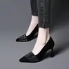 Zapatos de tacón alto de un solo color para mujer con pedrería estilo francés, nueva colección otoño 2026, modernos y versátiles, punta fina, corte bajo