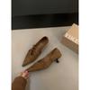 Sapatos Mary Jane de Salto Agulha Bico Fino em Camurça Estilo Retrô Francês para Mulheres Lançamento Primavera 2026 Sapatos de Salto Gatinho para o Dia a Dia e Eventos