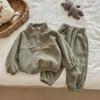 Estilo Outono Macacão de Veludo Dupla Face com Gola Alta Esportiva para Bebê Conjunto de Lã Primavera e Outono para Bebê Roupa de Exterior para Bebê Conjunto de Duas Peças