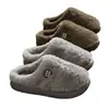 Pantuflas de Algodón para Hombre Invierno 2025 Nuevas para Interior Hogar Suela Gruesa Para Exteriores Cálidas Pantuflas de Algodón Peludo para Hombre Venta al por Mayor