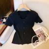 Camiseta de encaje con cuello en V y manga corta para mujer, verano 2025, nueva, dulce y picante, chic, top corto con ombligo descubierto y abertura para uso exterior