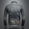 2026 Nueva Chaqueta de Mezclilla Clásica Lavada Vintage Europea y Americana para Hombres Jóvenes, Elegante Abrigo Streetwear con Cuello de Solapa de Moda