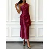 Vestido Elegante de Noche para Mujer de Verano 2026 Transfronterizo Europeo y Americano de Satén de Alta Elasticidad sin Mangas de un Hombro Ceñido a la Cintura de Longitud Media
