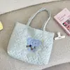 69111 Linda bolsa de lona con bordado de animal 3D de dibujos animados y estampado a cuadros, bolso de hombro versátil de estilo preppy, adecuado para el trabajo