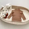 Vestido Infantil para Niña Otoño Nuevo Elegante con Lazo y Lunares Peto Versátil de Manga Larga Conjunto de Dos Piezas