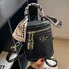 Bolsa Pequena de Textura de Alto Padrão Transfronteiriça para Mulheres 2025 Novo Design de Nicho Bolsa Transversal Popular Retro Bolsa de Balde Portátil