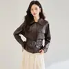 26 Nuevos Estilos de Otoño Elegante Solapa Cuero Proteico Cintura Ceñida Adelgazante Versátil Chaqueta Corta de Cuero para Mujer 18978