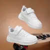 Tenis blancos para niños, zapatos para niños, tenis para niñas, zapatos versátiles para estudiantes, zapatos de kínder, zapatos de primavera y otoño para niños, estilo padre-hijo.