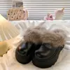 Botas de nieve slip-on gruesas, peludas y cálidas con forro de felpa, diseñadas para añadir altura, nuevas zapatillas de algodón de moda de invierno 2026 para mujer