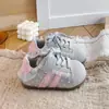 Zapatos Deportivos de Entrenamiento Alemanes para Niños Primavera/Otoño 2026 Niñas Bloque de Color Transpirables Zapatos de Tabla Suela Suave Zapatos Deportivos para Jardín de Infancia Zapatos Casuales Mayoreo