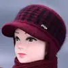 Chapéu de tricô com forro de fleece à prova de vento e resistente ao frio para outono e inverno, para mães de meia-idade e idosas, projetado para proteger as orelhas