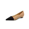 Sapatos de Salto Baixo com Blocos de Cor Estilo Chanel para Mulheres, Primavera/Verão 2026, Salto Bloco, Salto Baixo Fashion, Elegantes Sapatos de Bico Fino para Trabalho