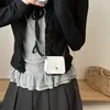 Bolso mini cuadrado de lujo ligero estilo coreano al por mayor para mujer, nuevo modelo otoño 2026, bolso de hombro con cadena de patrón oscuro, bolso cruzado para el día a día