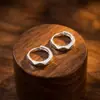 Aretes de Puño de Plata Pura 999 con Forma de Rombo y Múltiples Facetas para Mujer, Pendientes de Lujo Ligero de Gama Alta, Joyería para Oreja de Aro Liso de Plata Pura de Nicho al por Mayor