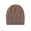 Cachecol 2026 Outono/Inverno Novo Estilo Feminino High-End Cor Sólida Ondulado Espessado Proteção para Orelhas Quente Moda Casual Gorro de Tricô