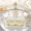 Lingerie feminina, fina e respirável, com bojos perfurados ajustáveis, design em renda, sem aro ou fecho magnético, adequada para seios pequenos
