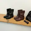Botas de cano médio plissadas com fivela retrô para mulheres, outono, bico redondo, salto grosso, couro macio, emagrecedoras, botas de cavaleiro, botins versáteis