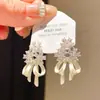 Pendientes de Botón Flor de Zirconia Perla Plata Francesa Personalidad Sencilla Versátiles Joyería de Oreja de Lujo Ligero Temperamento de Alta Gama para Mujeres