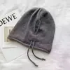 Gorro de punto con estampado floral gris estilo ins de blogger coreana para mujer, gorro de lana cálido de invierno para circunferencia de cabeza grande